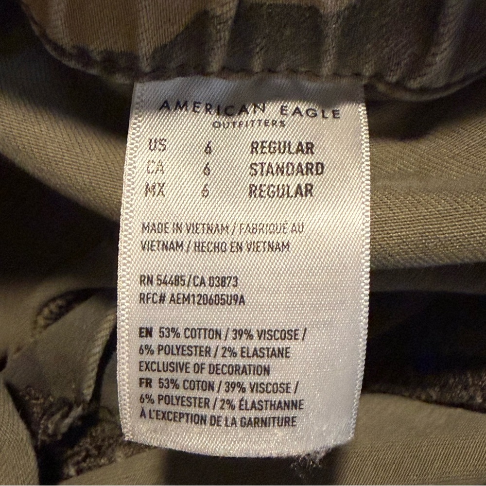 LIKE NEW American Eagle Camo Stretch High-Waisted Jegging Joggers - Picture 2 of 11